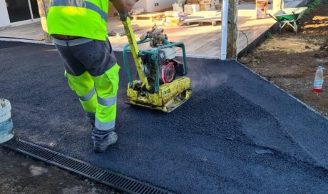 Travaux  à la RIVIERE  ST LOUIS 